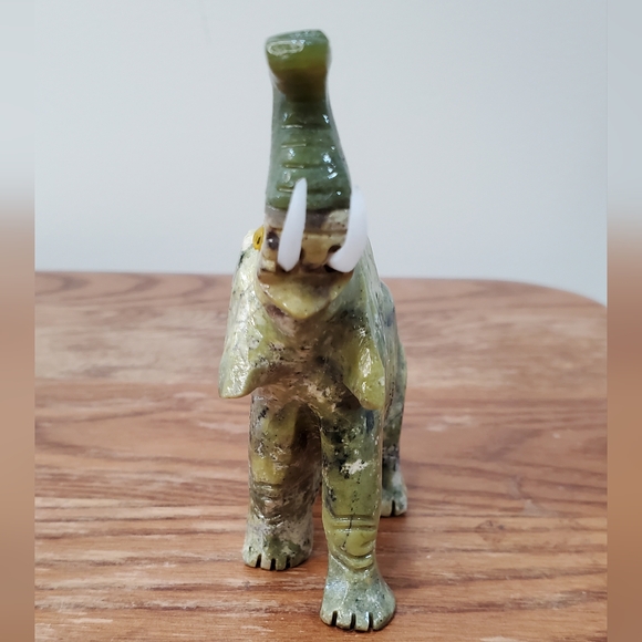 Serpentine Crystal Elephant - Picture 6 of 12